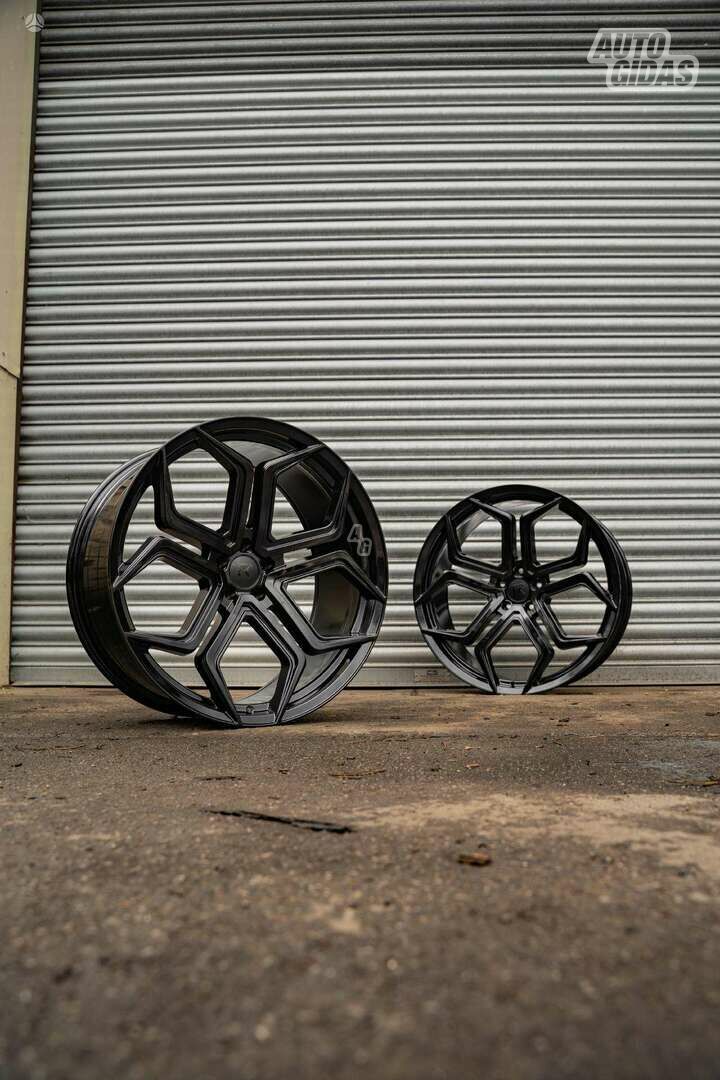 RF7 Gloss black rims