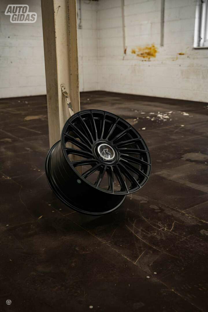 RF8 Gloss black rims