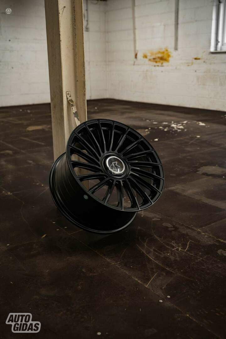 RF8 Gloss black rims