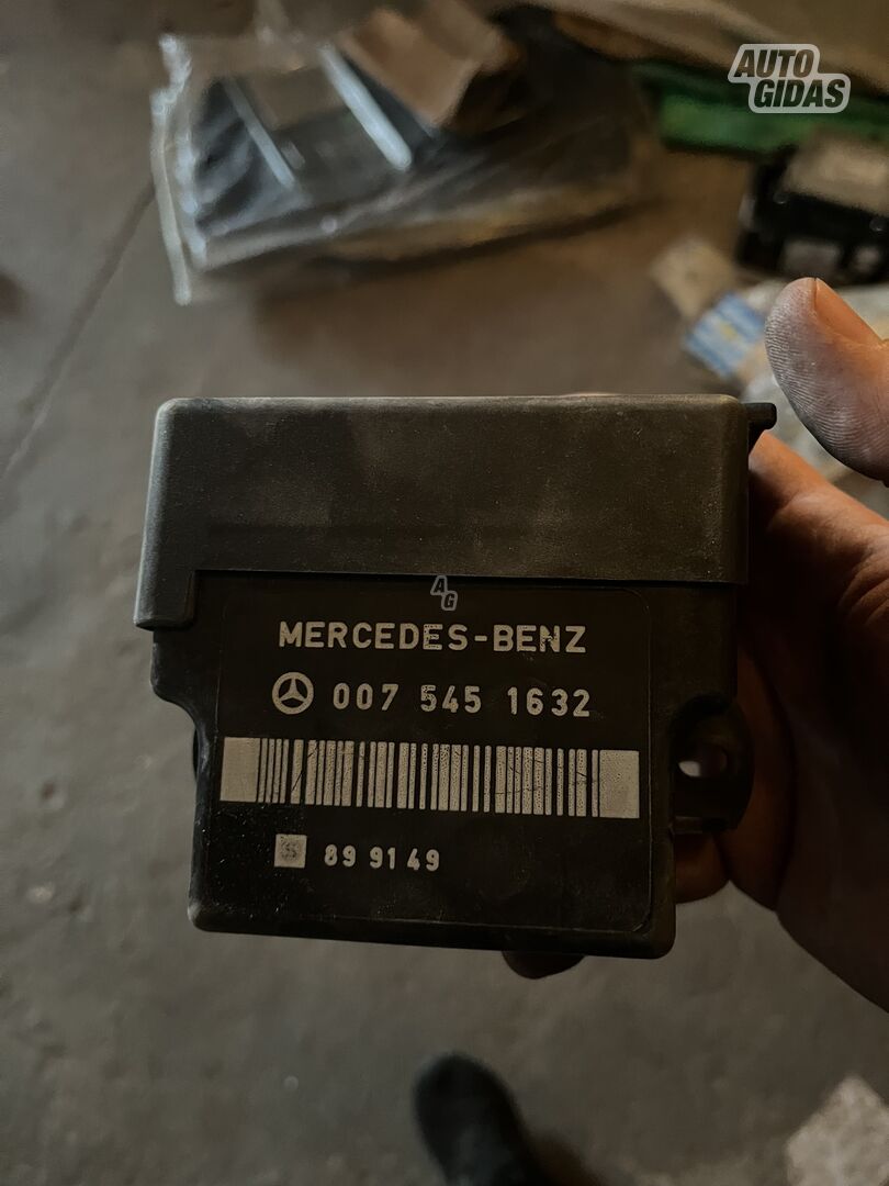 Mercedes-Benz W124 1987 y parts
