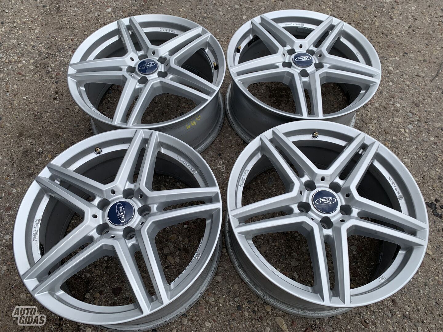 Ford R18 light alloy rims