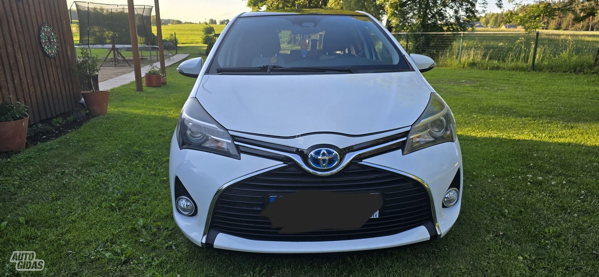 Toyota Yaris 2016 y Hatchback