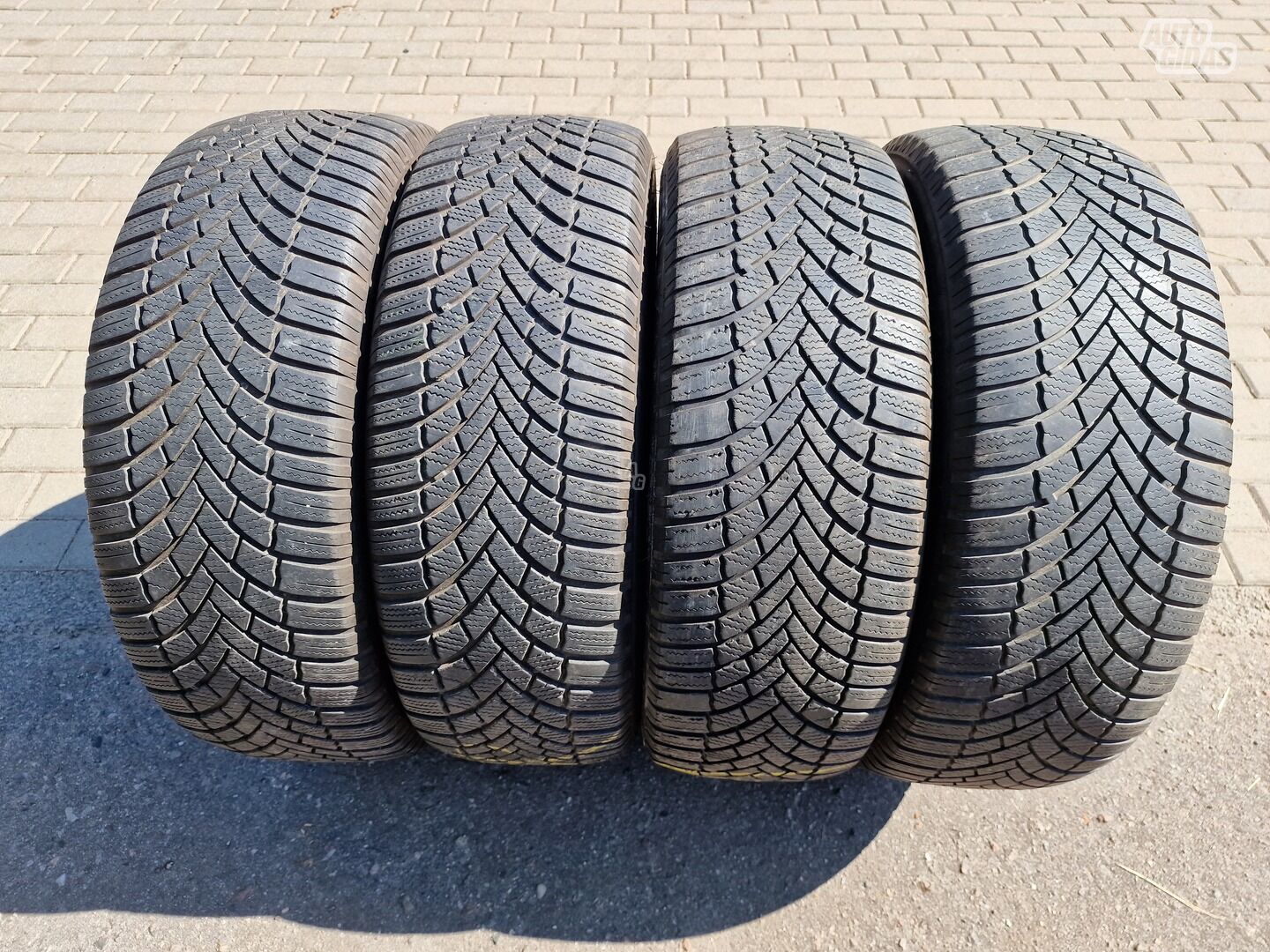 Bridgestone BLIZZAK LM005, 2021m R18 winter tyres passanger car