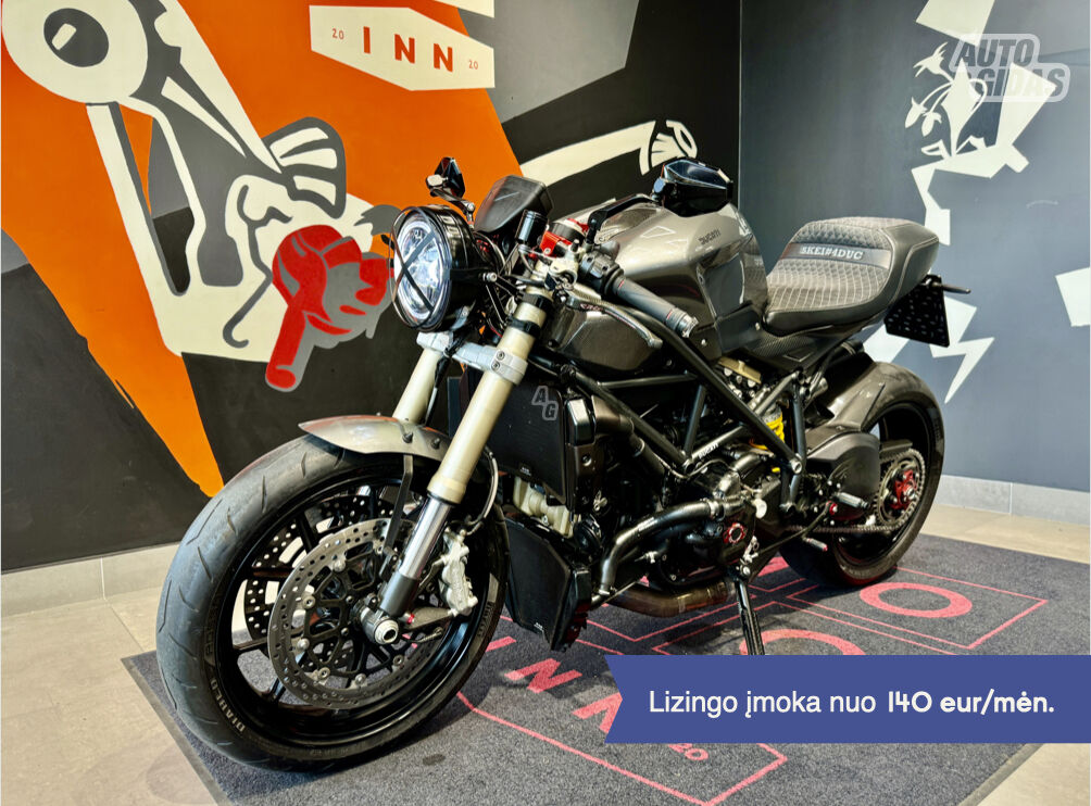 Ducati Streetfighter 2014 y Sport / Superbike motorcycle