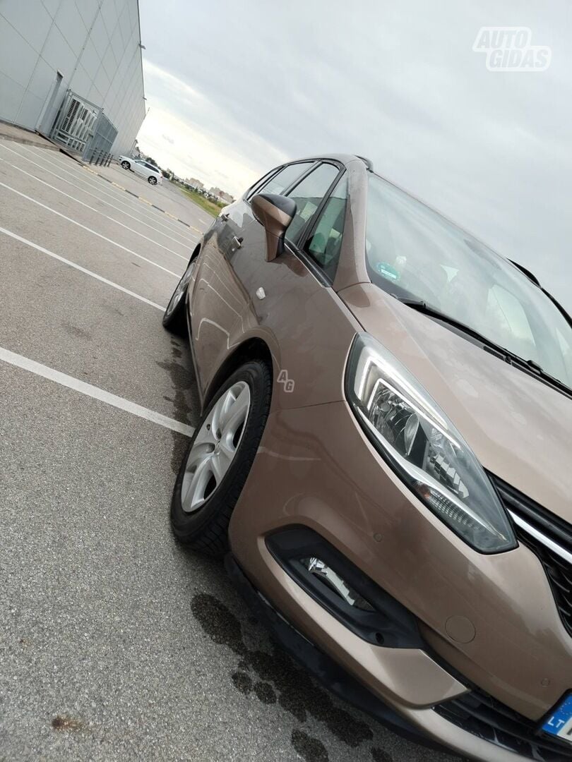 Opel Zafira Tourer 2017 y Van