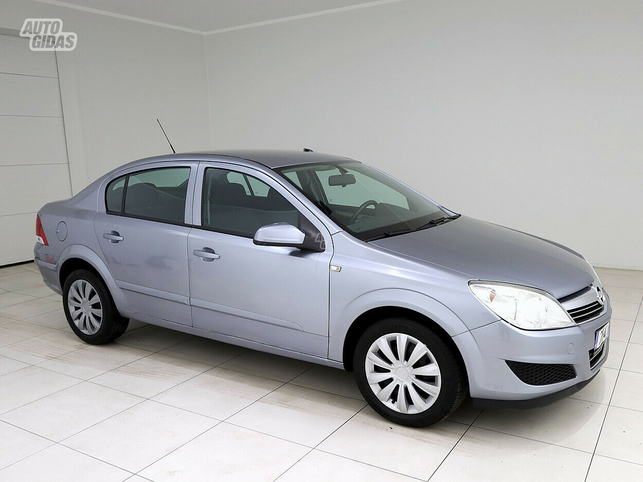 Opel Astra 2008 г Седан
