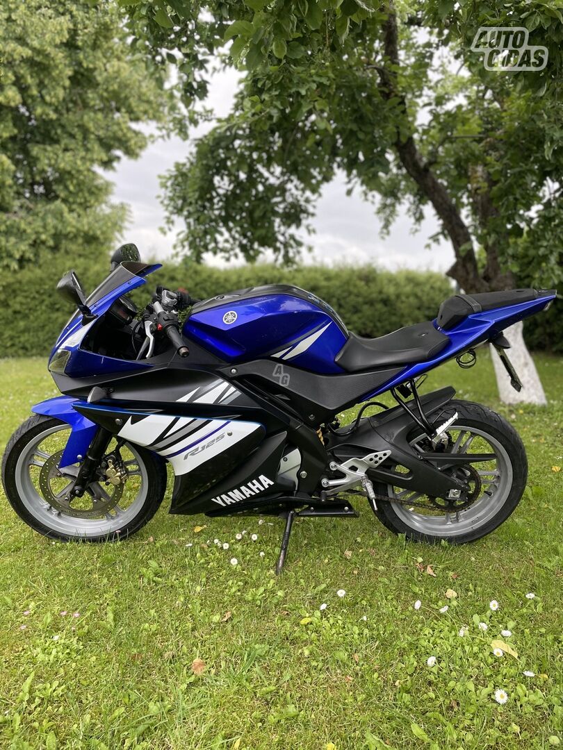 Yamaha YZF 2011 y Sport / Superbike motorcycle
