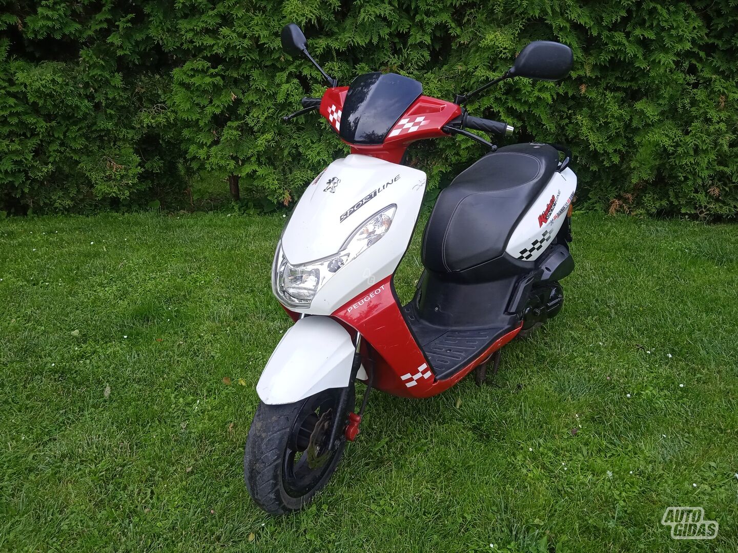 Peugeot Kisbee 2015 y Scooter / moped