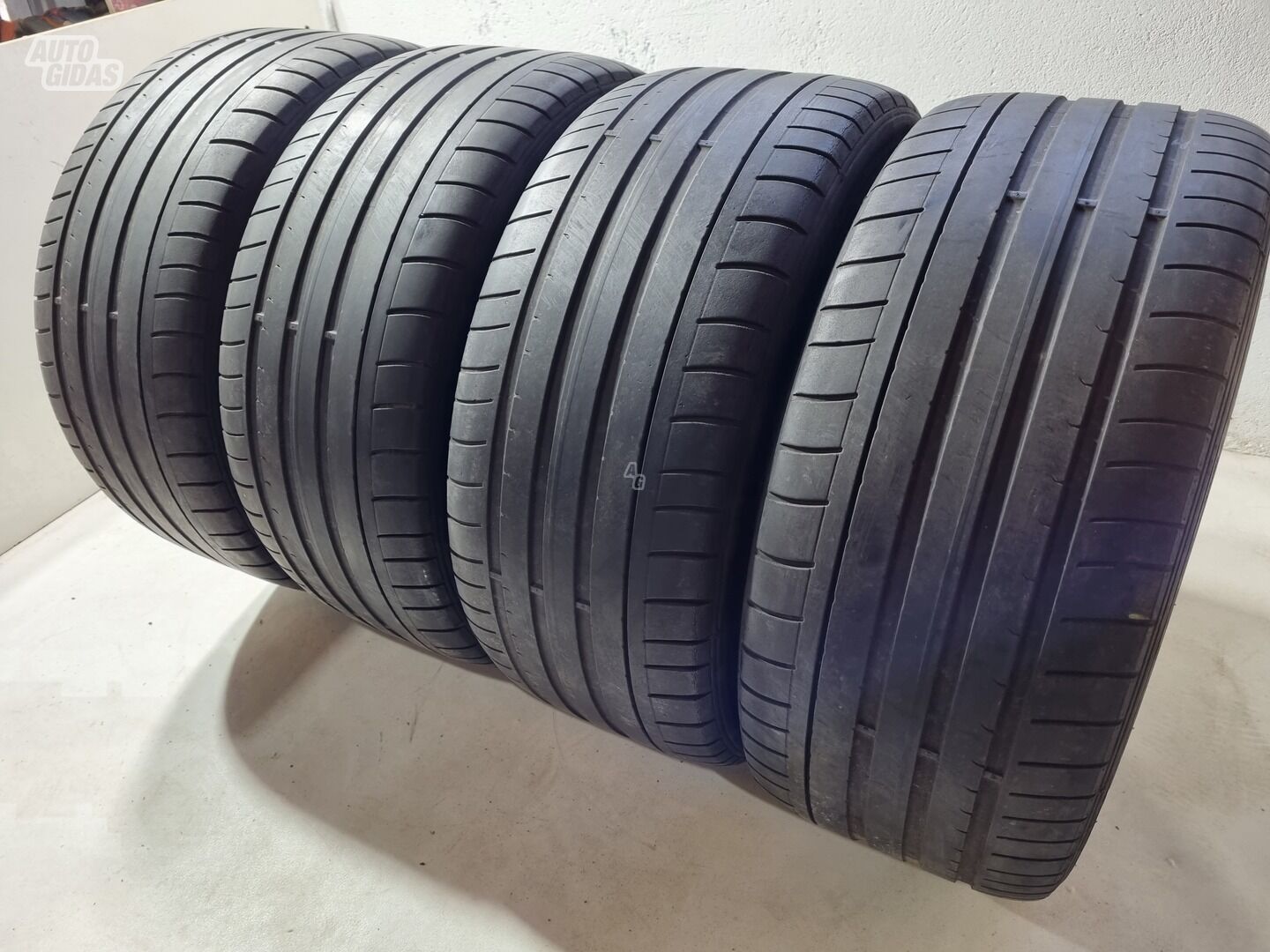 Dunlop 3-4mm R19 summer tyres passanger car