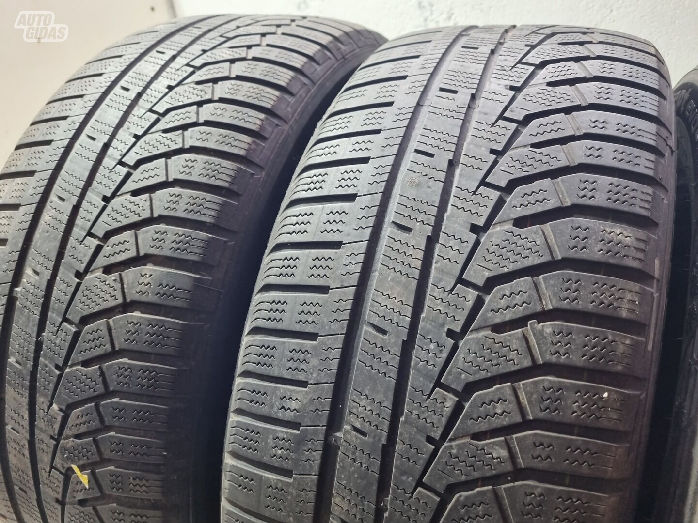 Hankook 3-4mm R17 universalios padangos lengviesiems