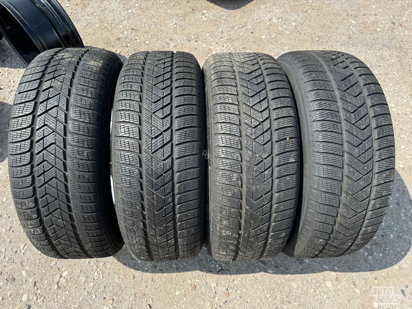 Pirelli Siunciam 6-7mm R18 universal tyres passanger car