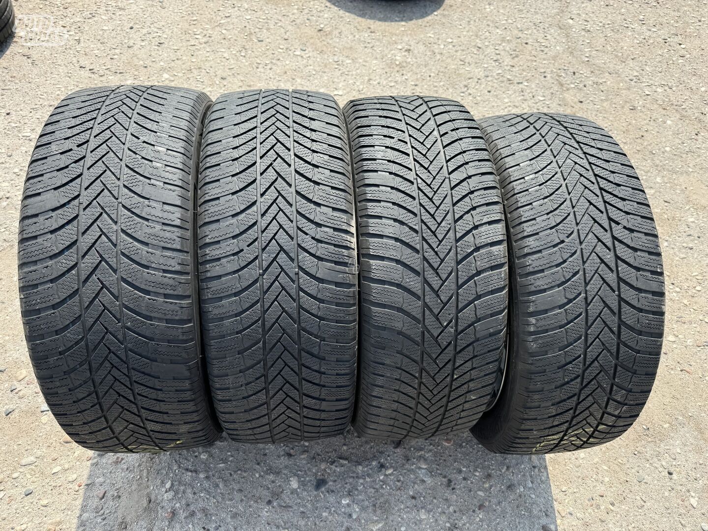 Bridgestone Siunciam, 4-5mm R20 universal tyres passanger car
