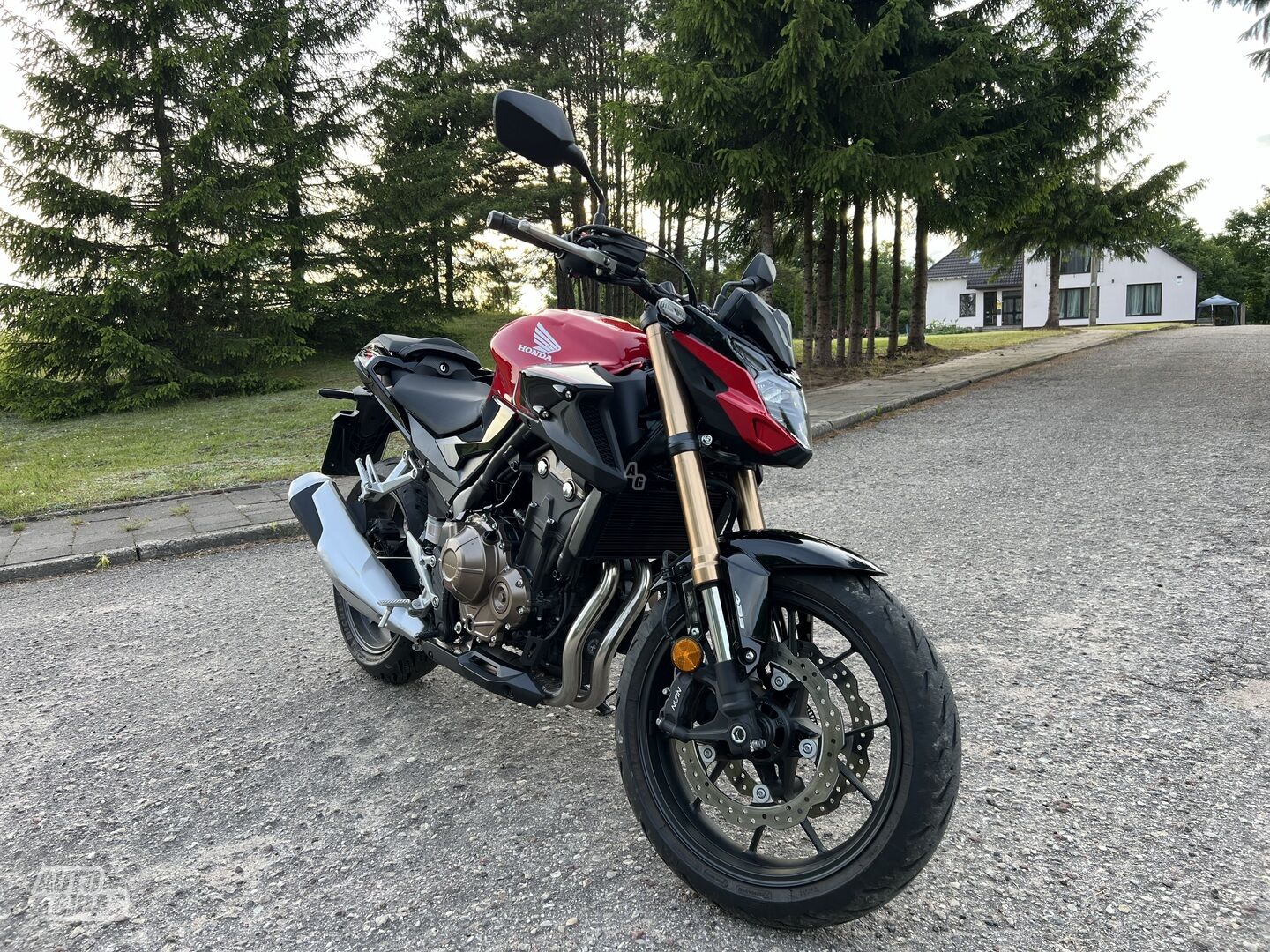 Honda CB500F 2023 y Classical / Streetbike motorcycle