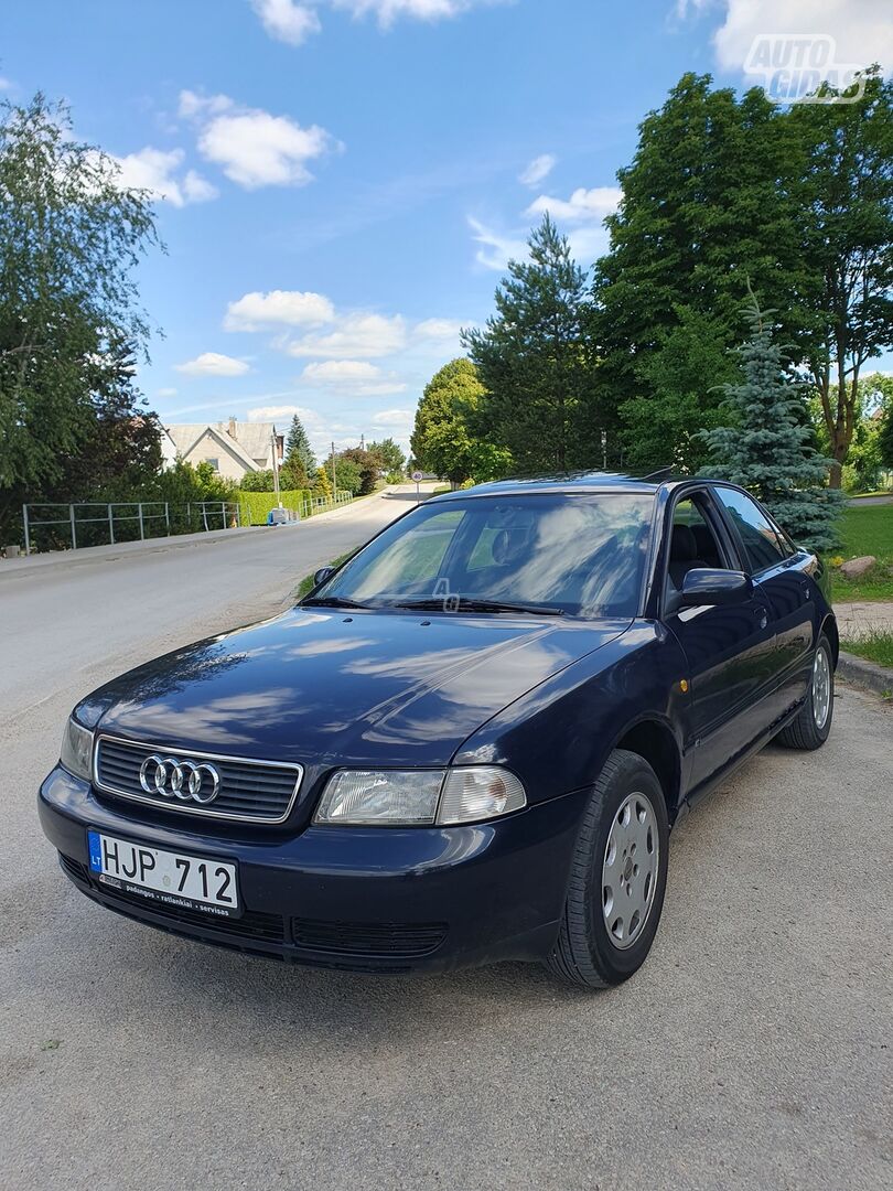 Audi A4 1998 г Седан