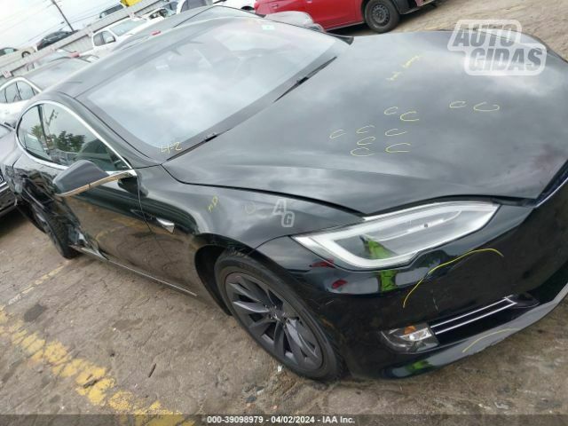 Tesla Model S 2018 г Хэтчбек