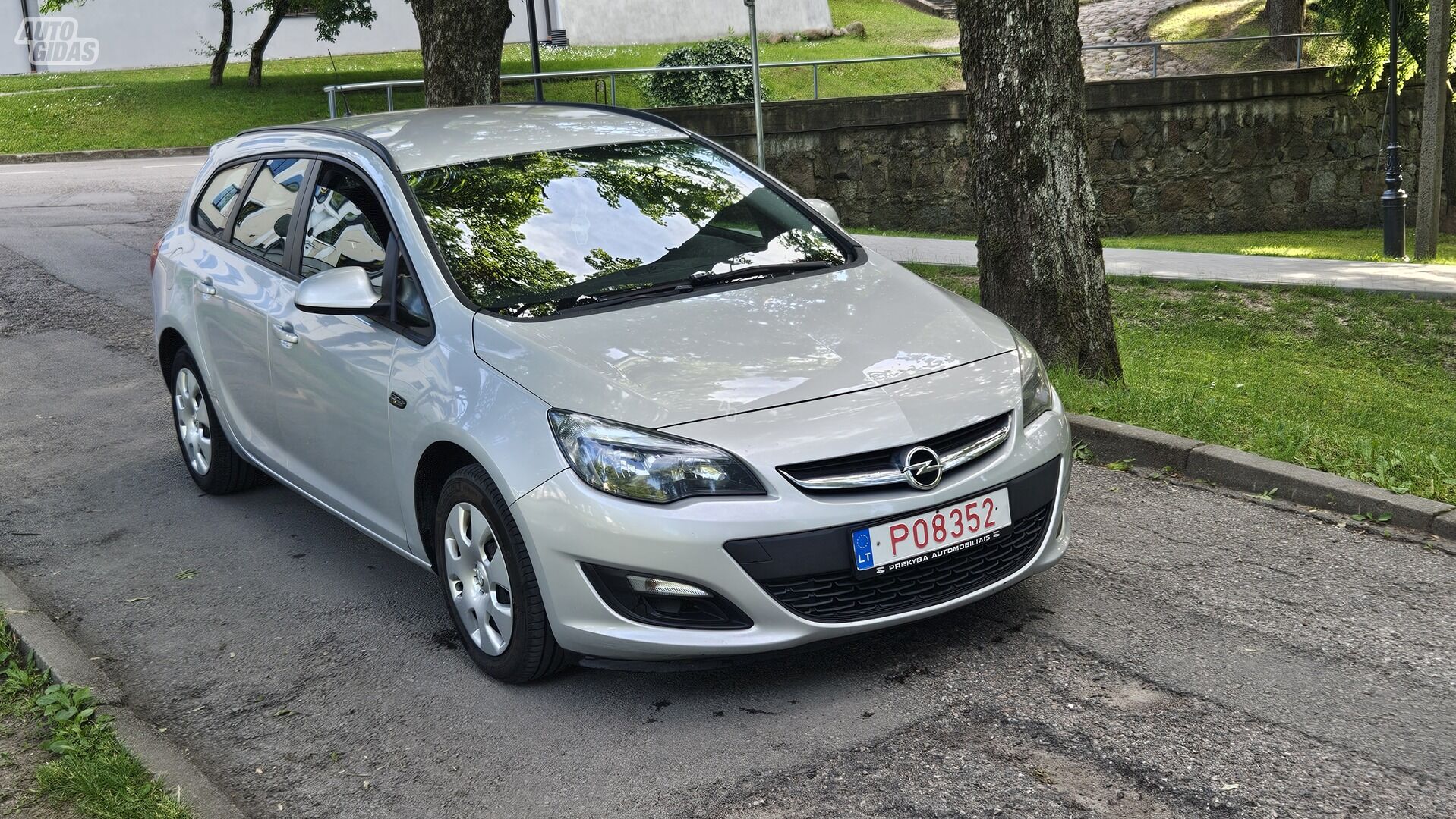 Opel Astra 2012 y Wagon