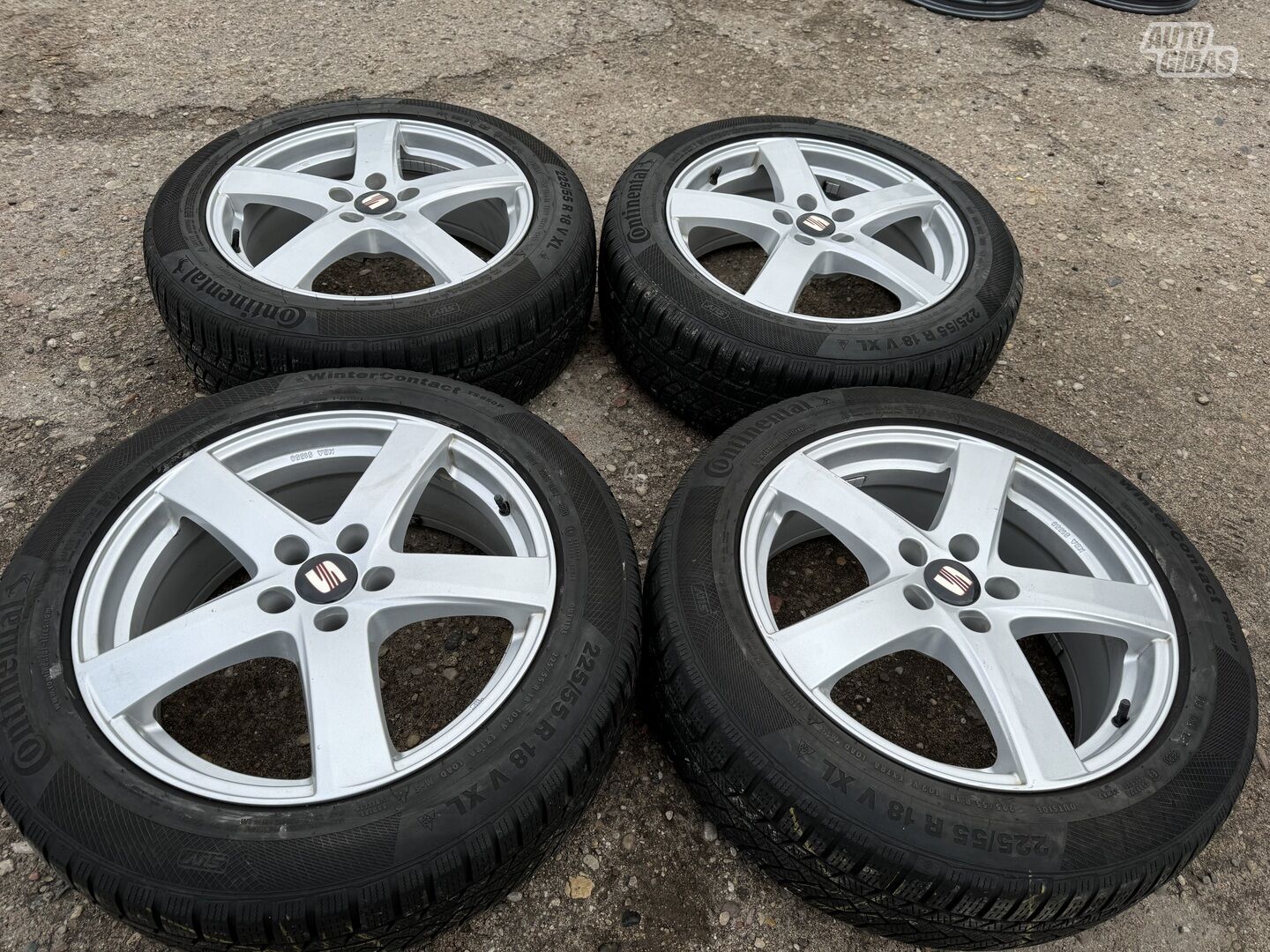 Seat Siunciam, 7.5J ET39 light alloy R18 rims