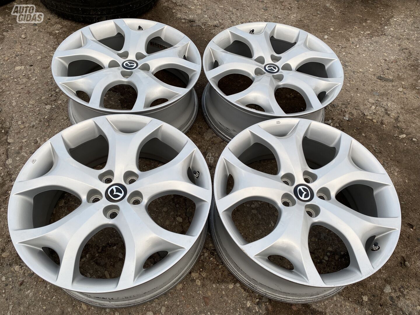 Mazda Siunciam, 7.5J ET50 light alloy R19 rims