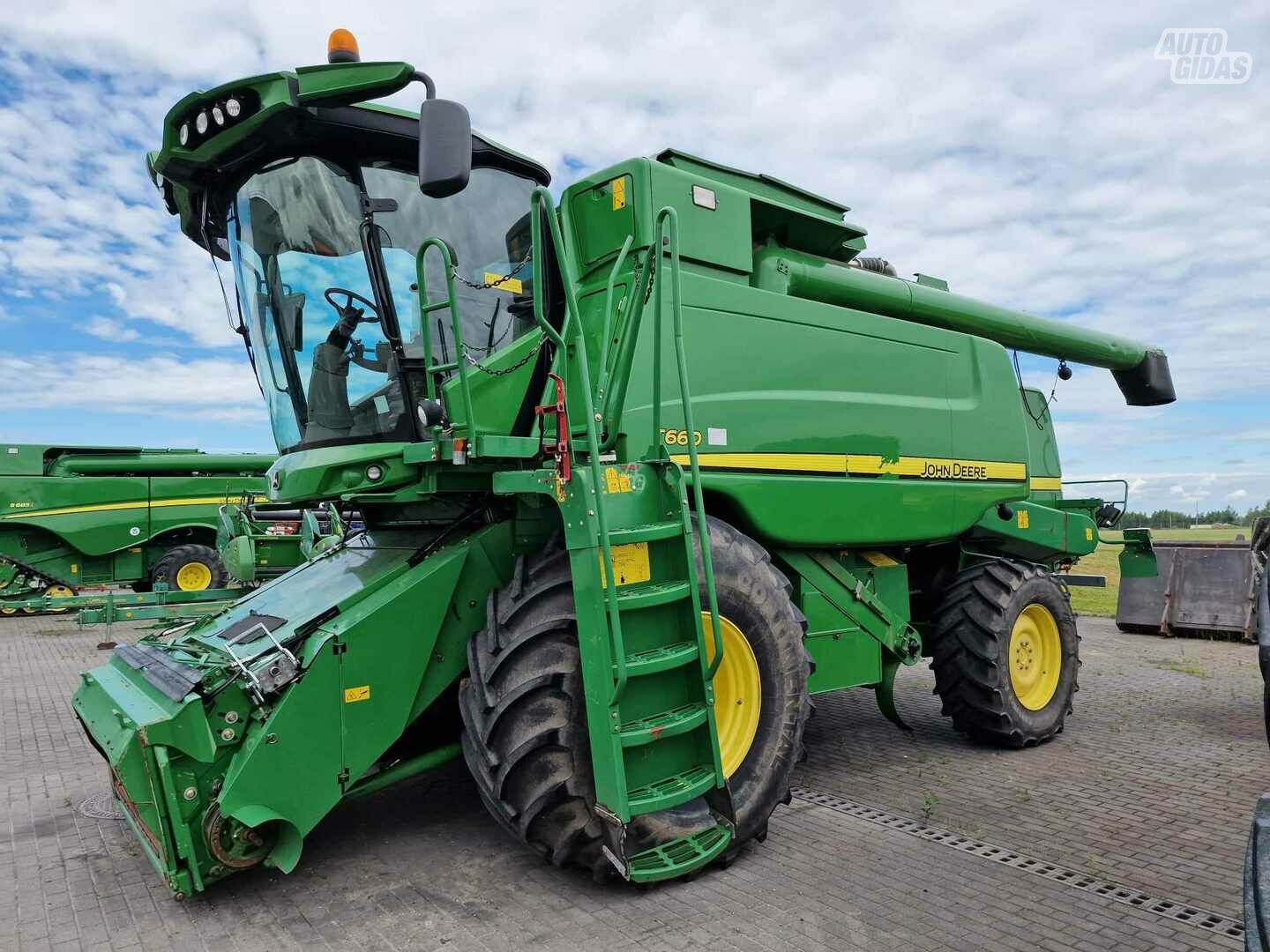 John Deere 2012 y Harvester