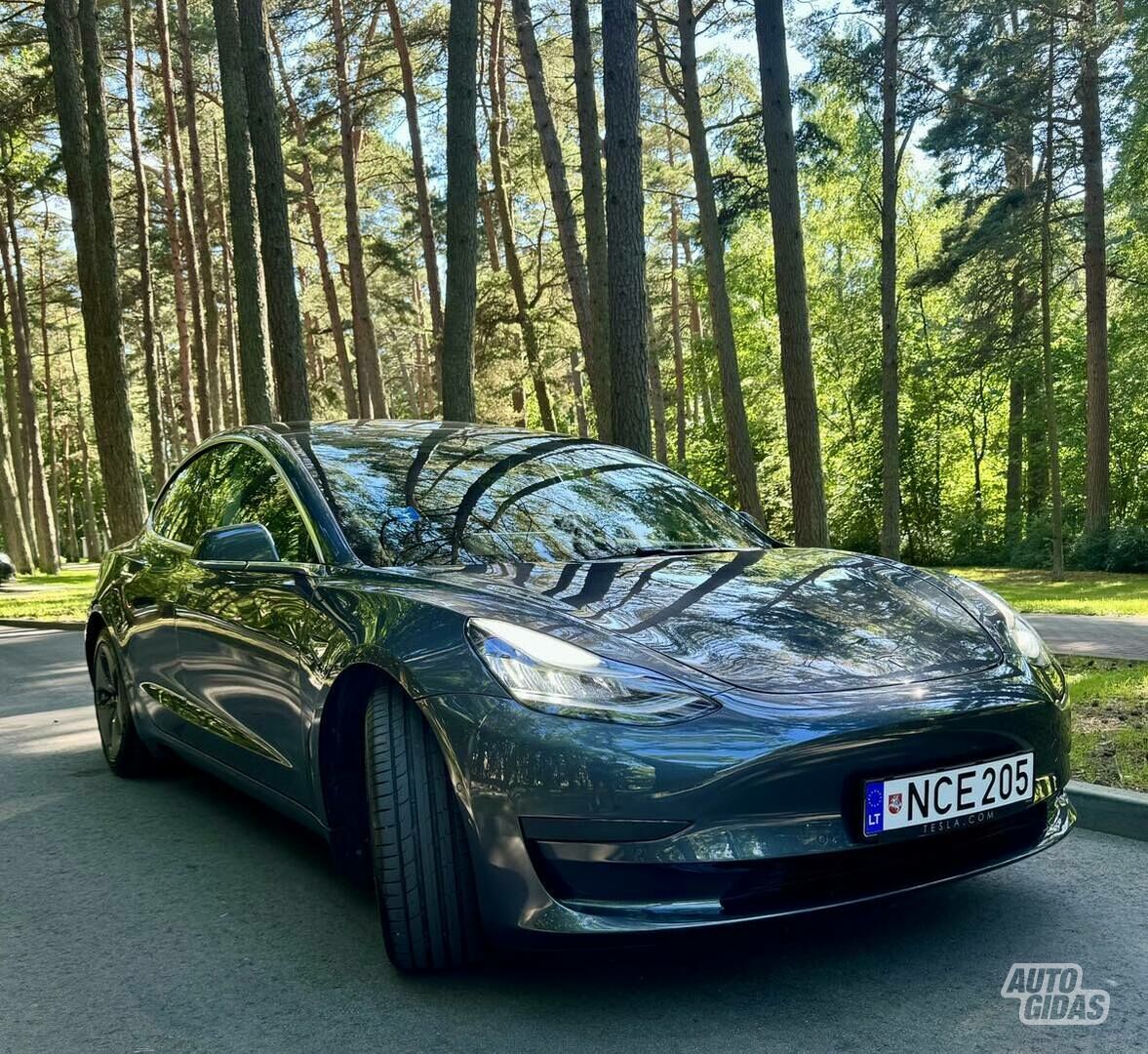 Tesla Model 3 2020 г Седан