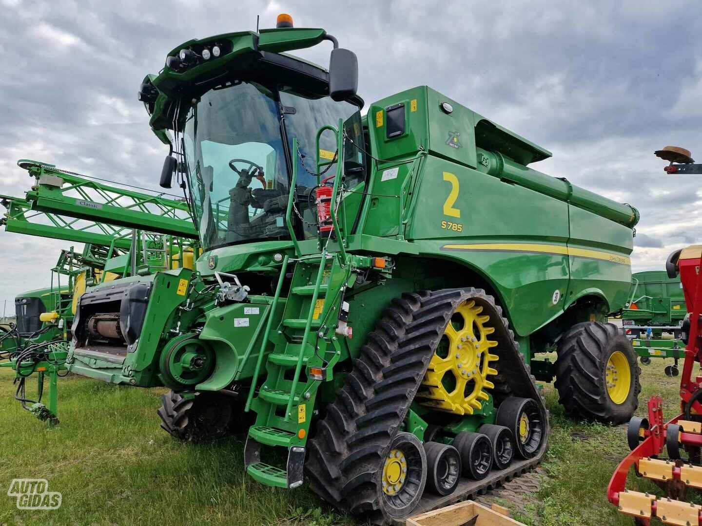 John Deere 2022 y Harvester