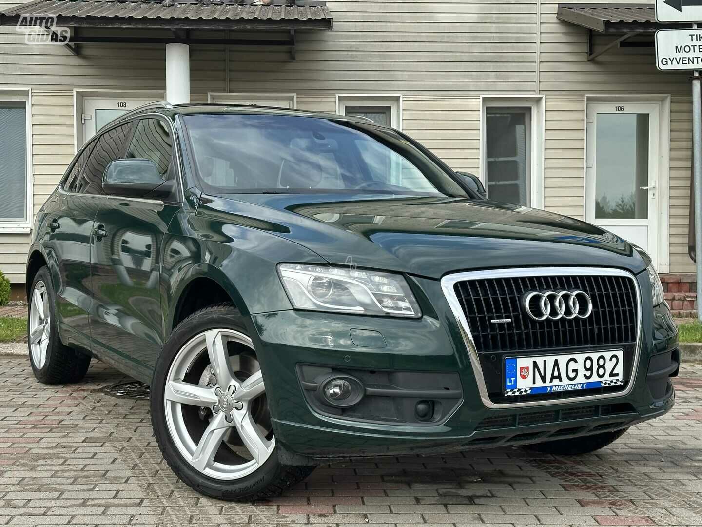 Audi Q5 2009 y Off-road / Crossover