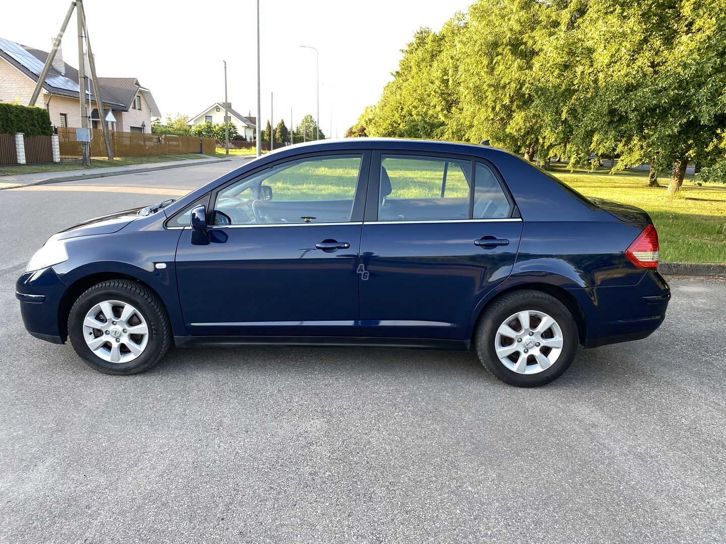 Nissan Tiida 2009 m Sedanas