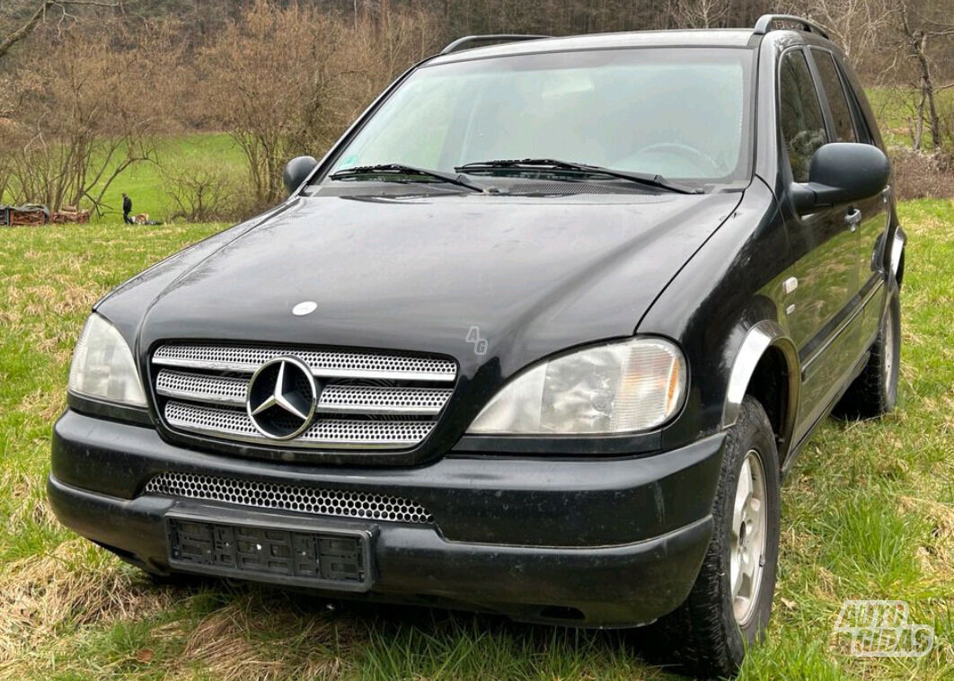 Mercedes-Benz ML 320 2000 y Van