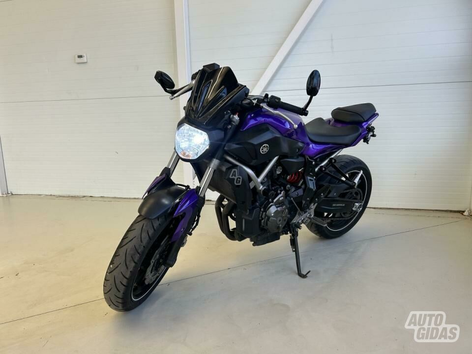 Yamaha MT 2015 г Классический / Streetbike мотоцикл