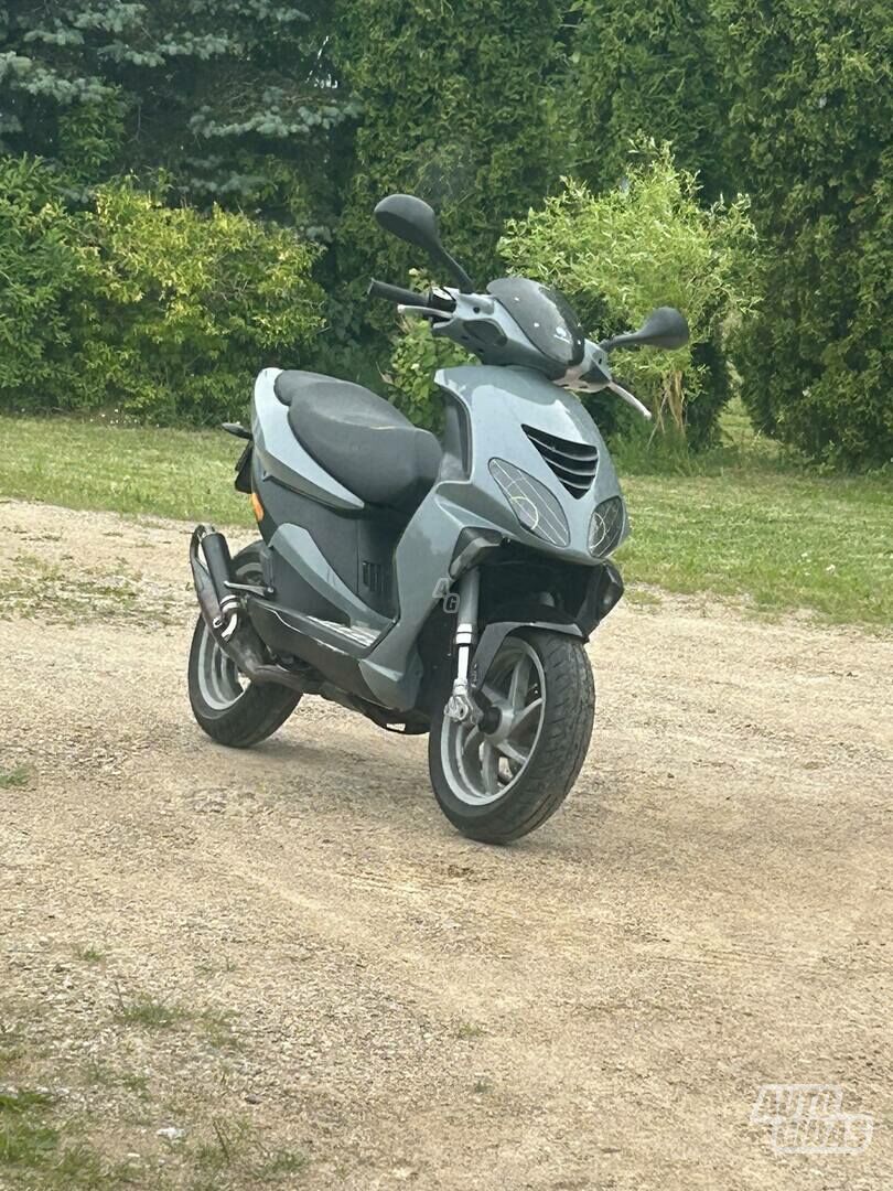 Piaggio NRG 2006 y Scooter / moped