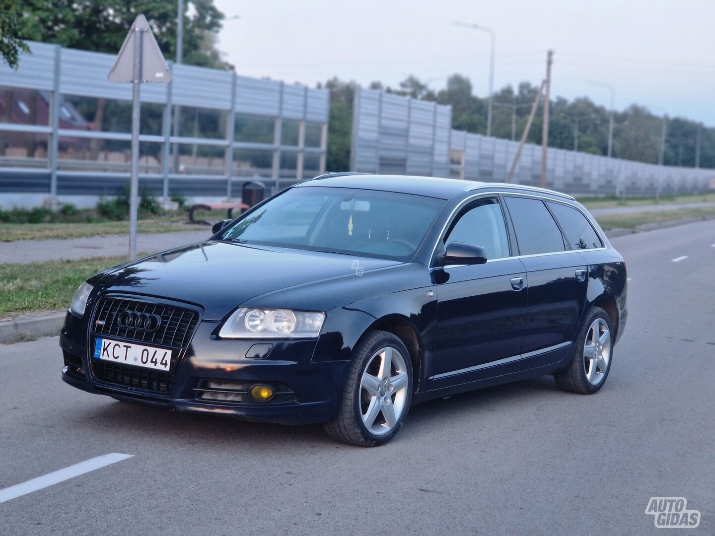 Audi A6 2005 m Universalas