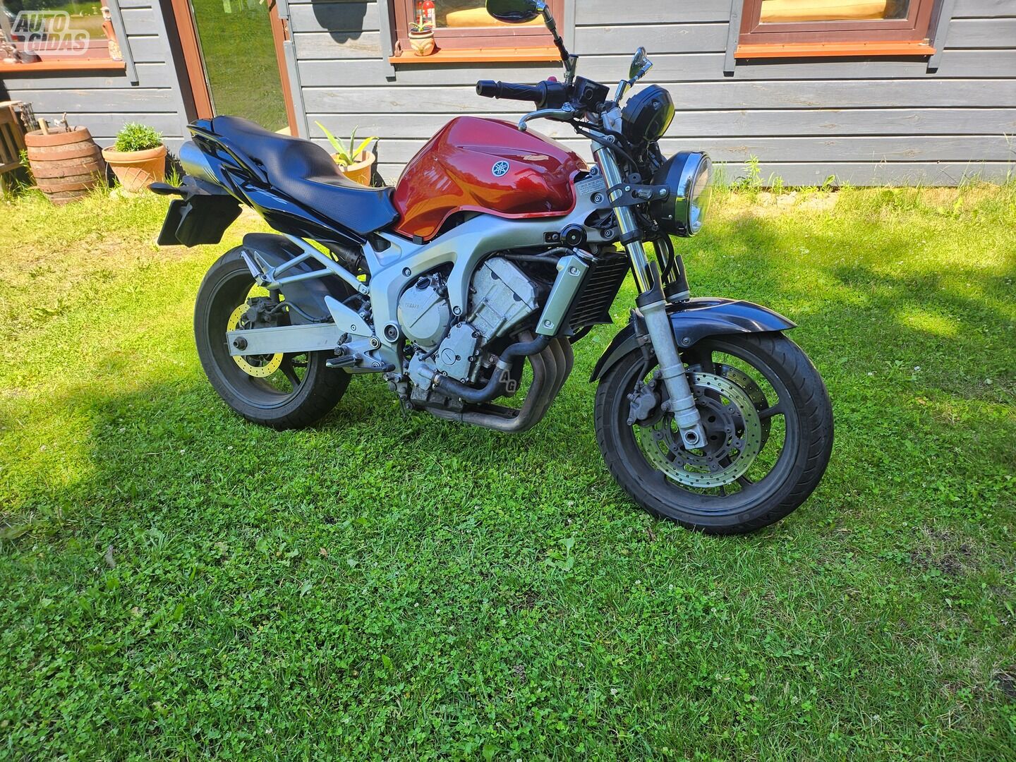 Yamaha FZ 2004 y Classical / Streetbike motorcycle
