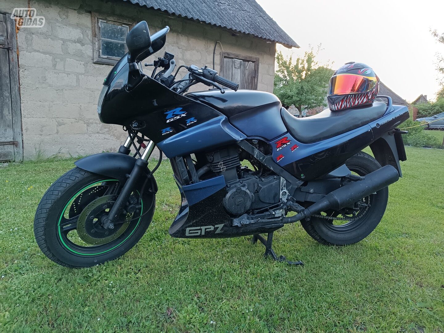 Kawasaki GPZ 1992 y Sport / Superbike motorcycle