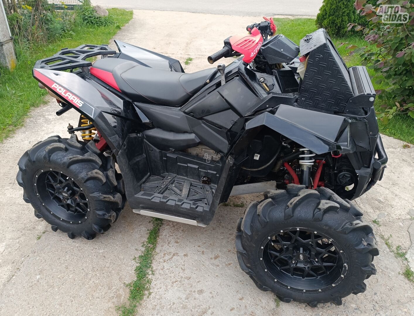 Polaris Scrambler 2014 y ATV motorcycle