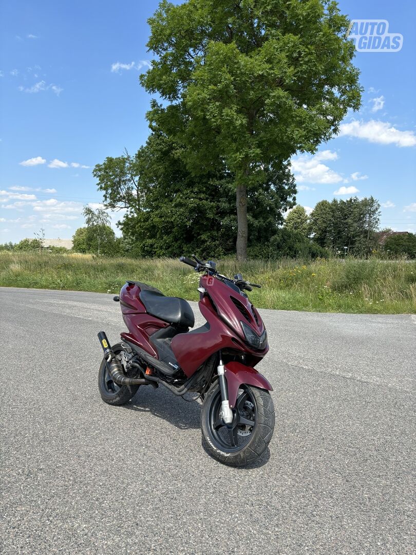 Yamaha Aerox 2007 y Scooter / moped