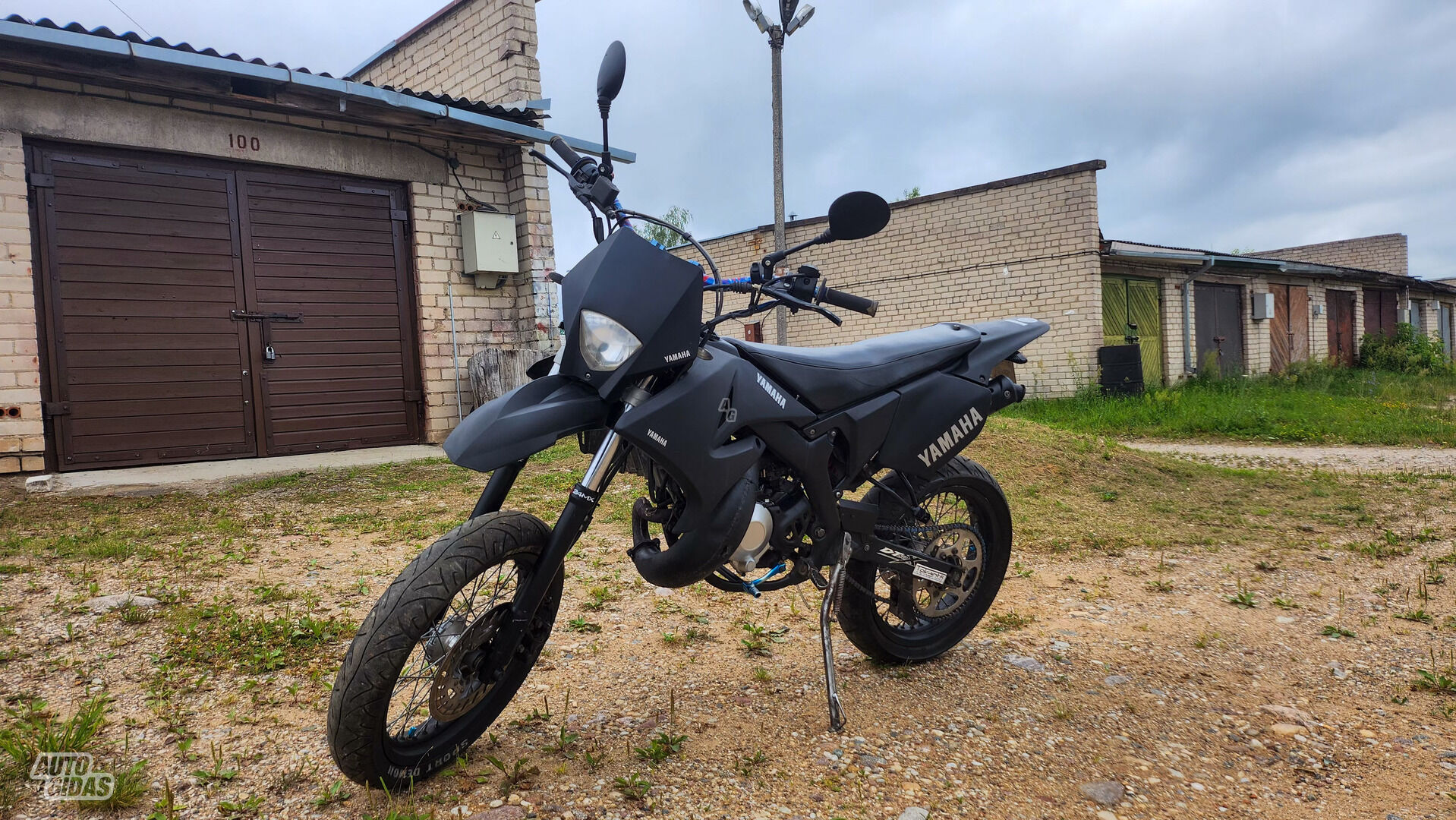 Yamaha DT 2010 y Scooter / moped