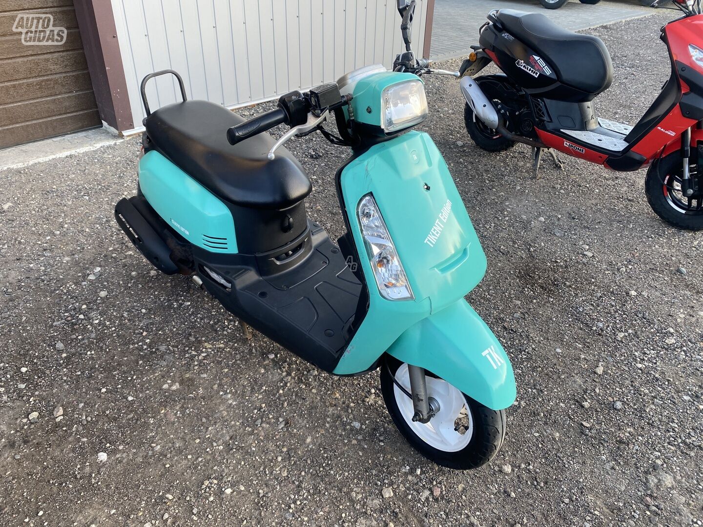 SYM Tonik 2011 y Scooter / moped