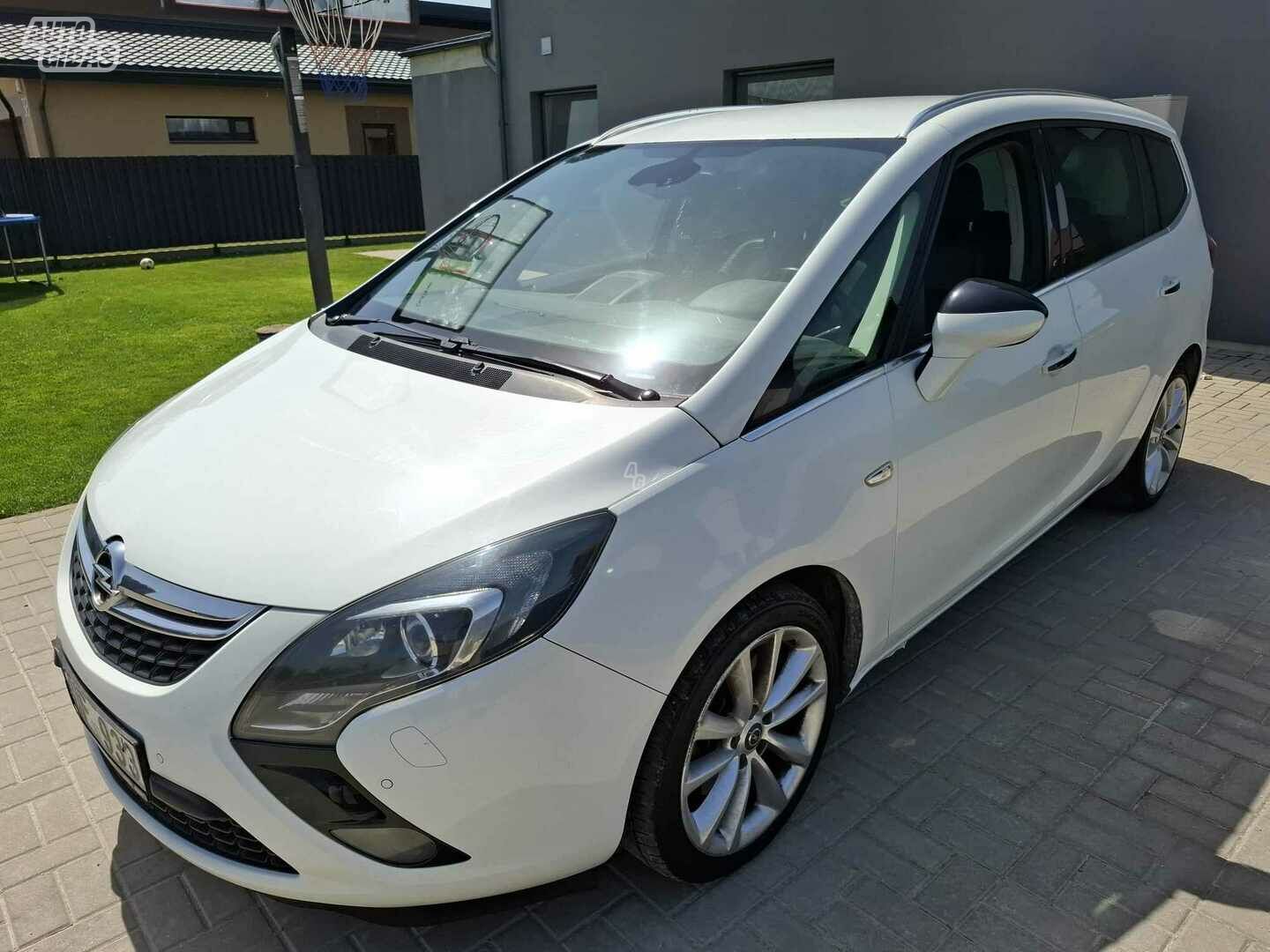 Opel Zafira Tourer 2013 y Van