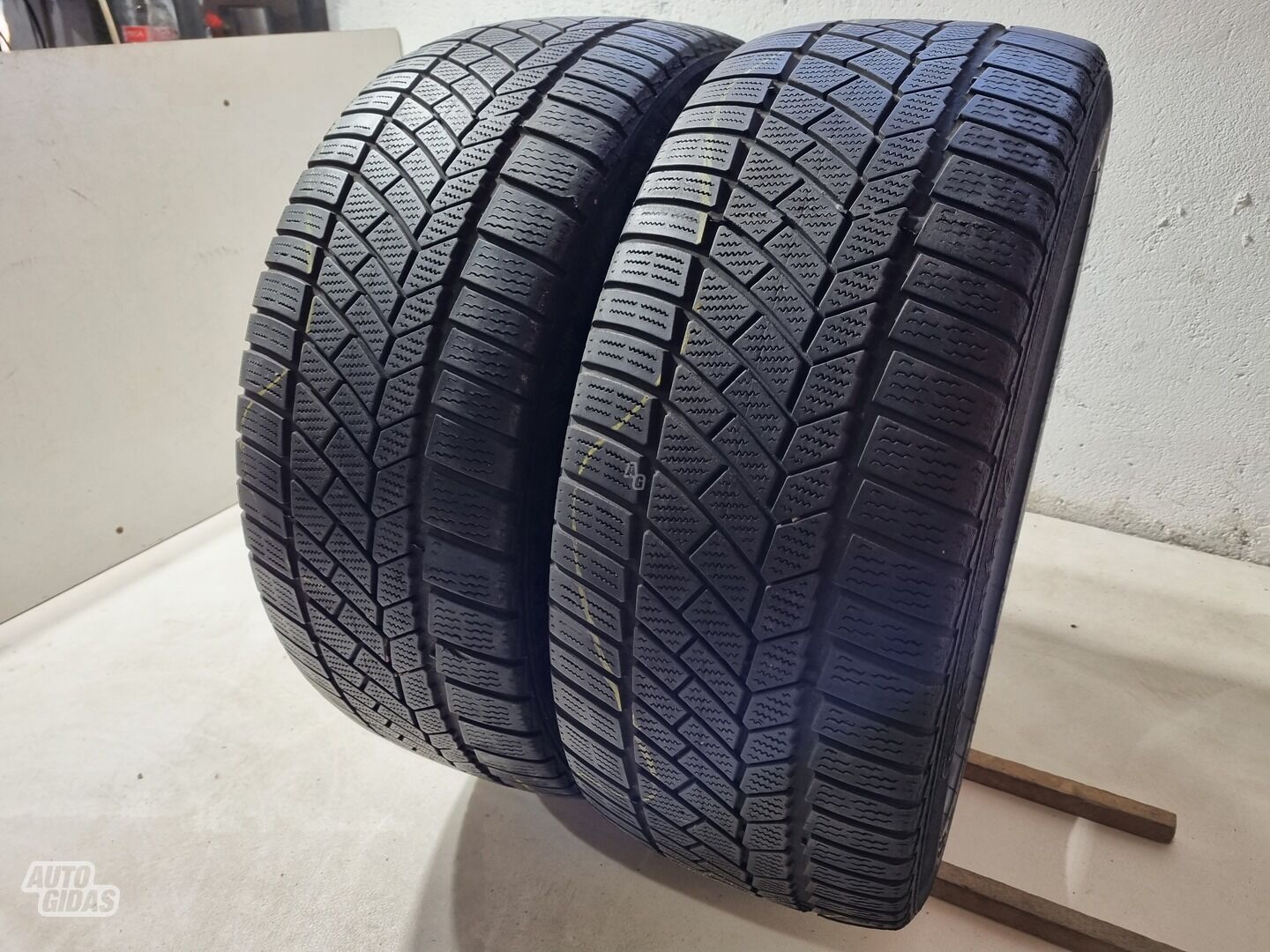 Continental 5mm R18 universal tyres passanger car