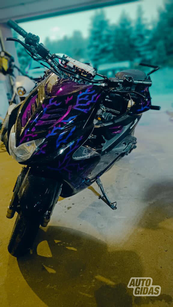 Yamaha Aerox 2014 y Scooter / moped