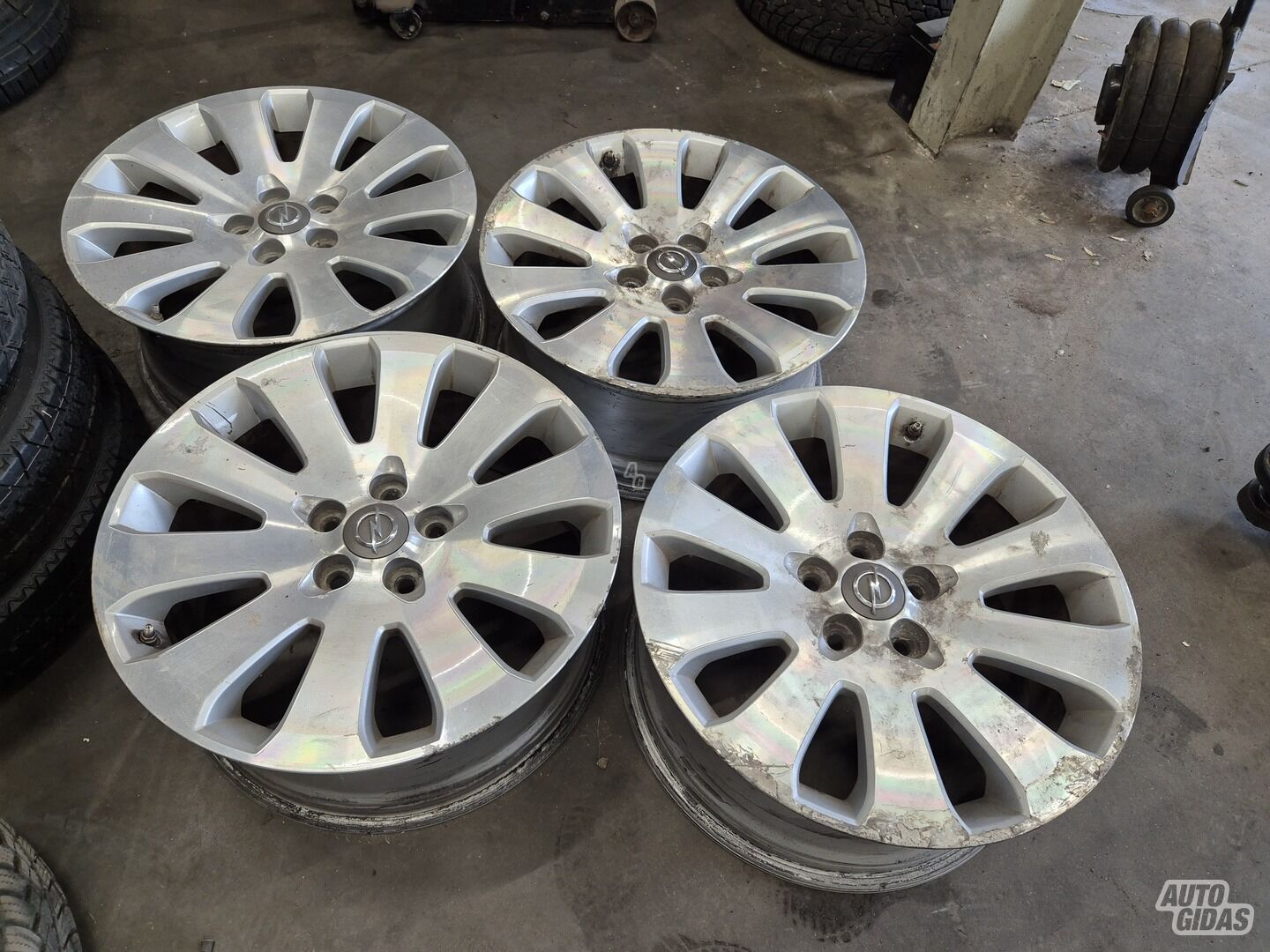 Light alloy R19 rims