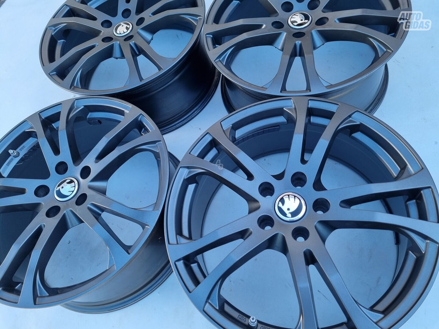 Skoda R18 Superb light alloy R18 rims