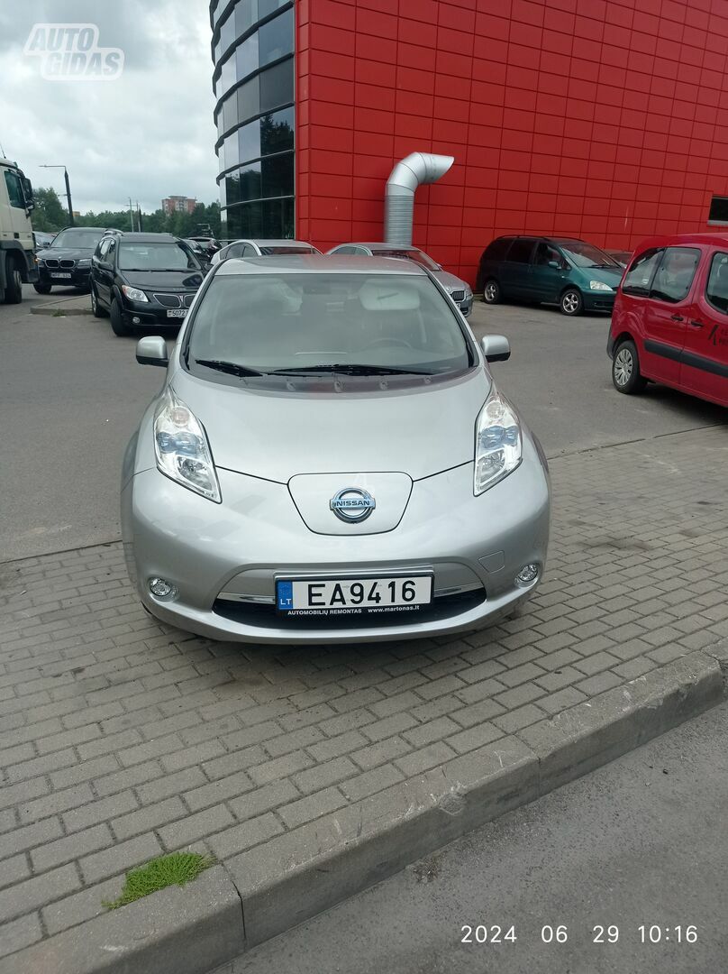 Nissan Leaf 2015 m Hečbekas