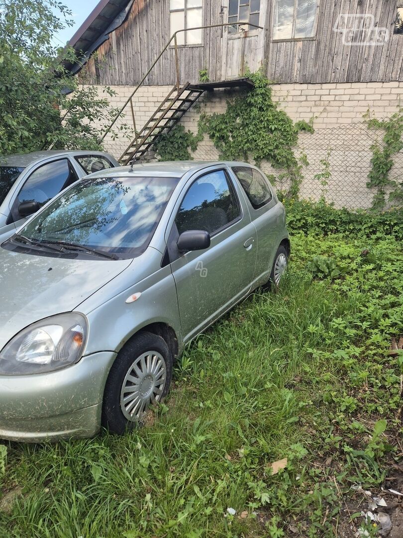 Toyota Yaris 2004 г Хэтчбек