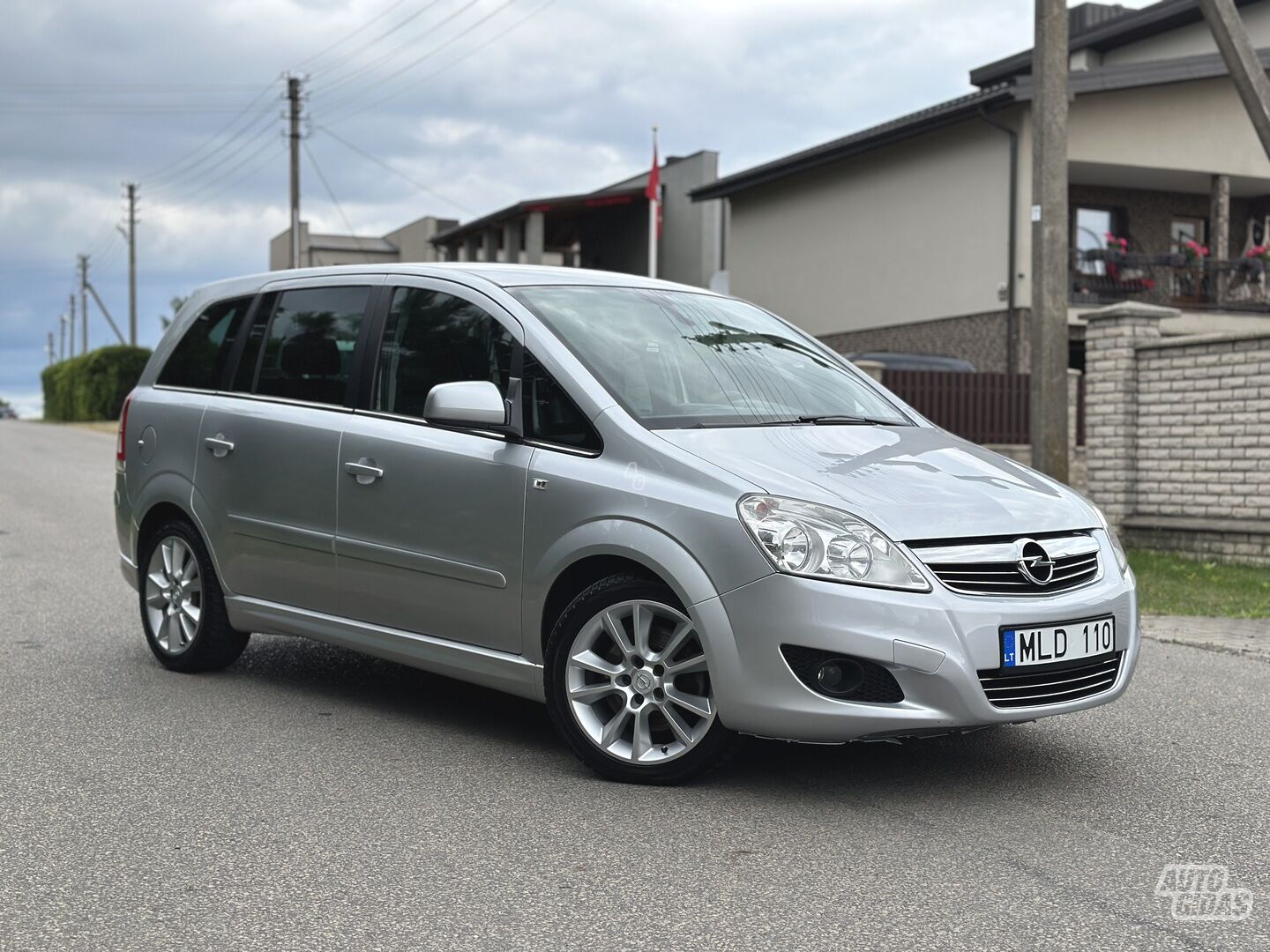 Opel Zafira B CDTI 111 2010 г