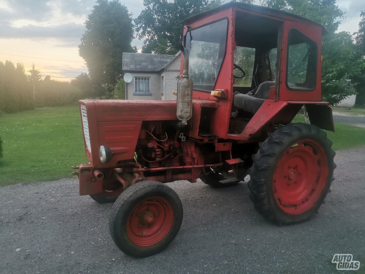 Savadarbis t25 1991 m Traktorius