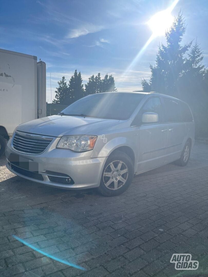 Chrysler Town & Country 2012 г Минивэн