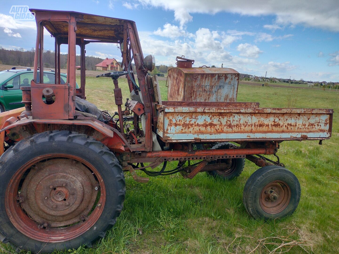 T25 1980 y Tractor