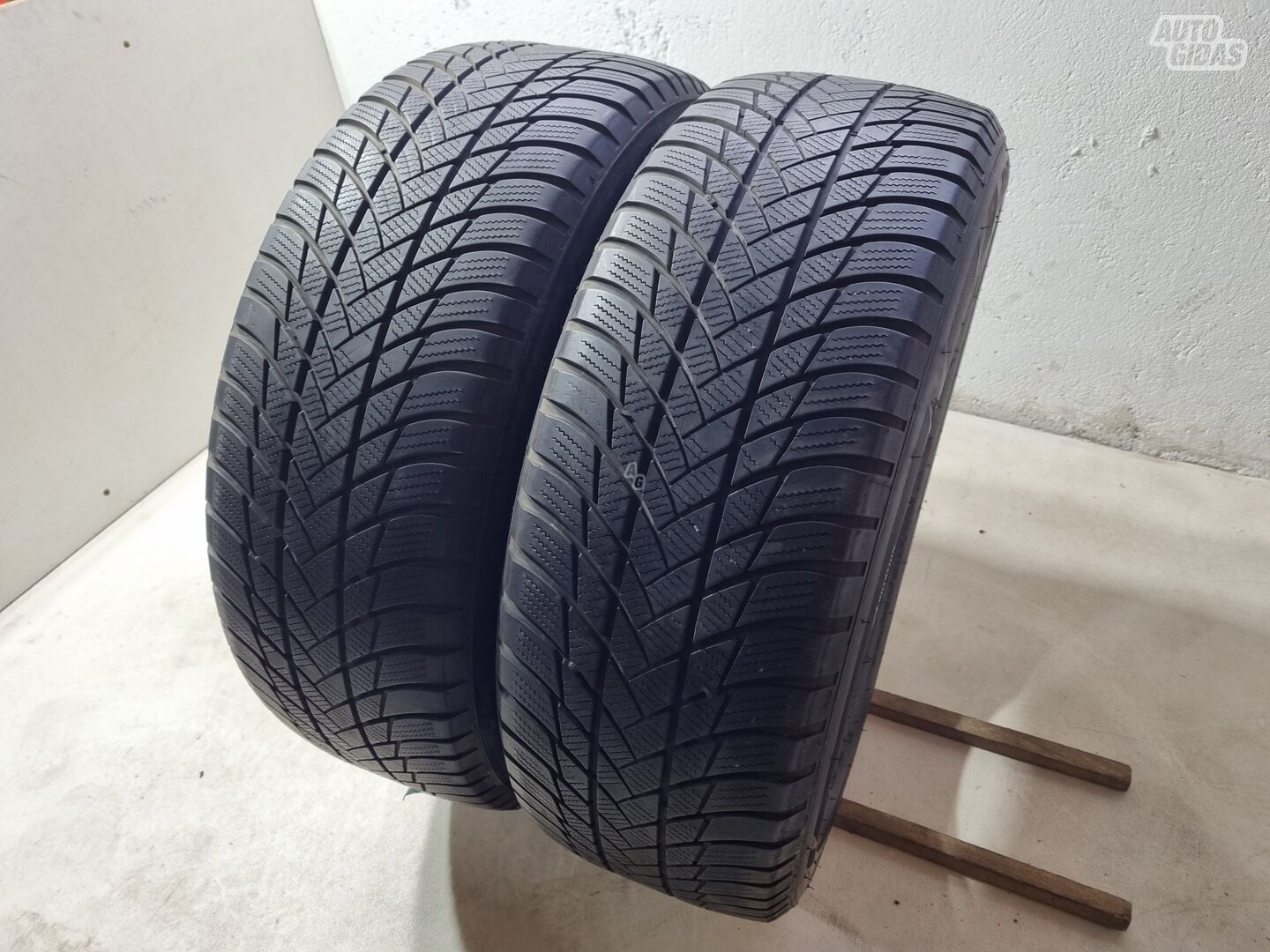 Bridgestone 5mm, 2019m R17 universalios padangos lengviesiems