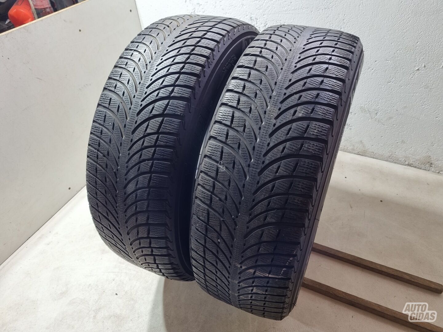 Michelin 4mm R17 universalios padangos lengviesiems